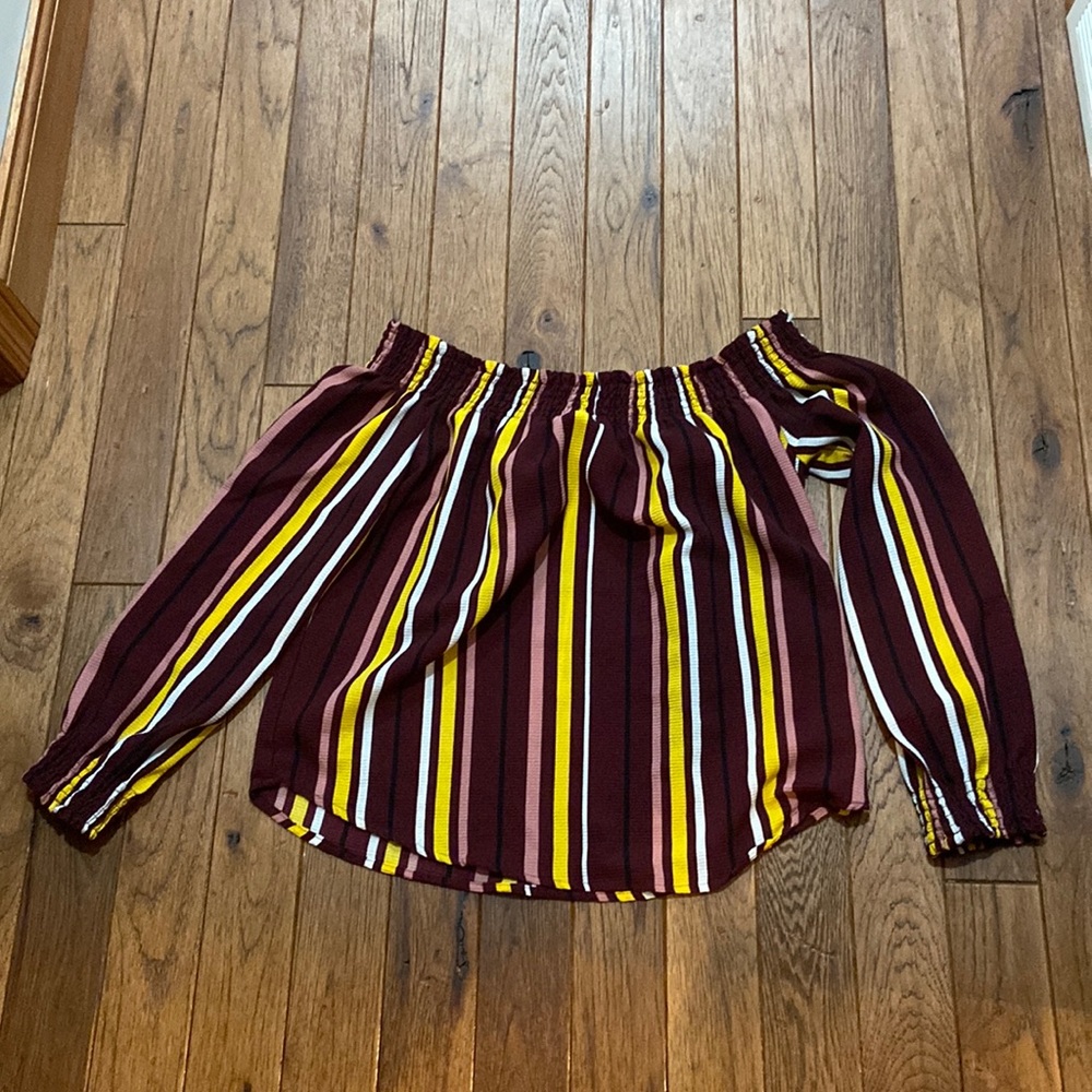 Off the shoulder rue 21 Womens top (burgundy)